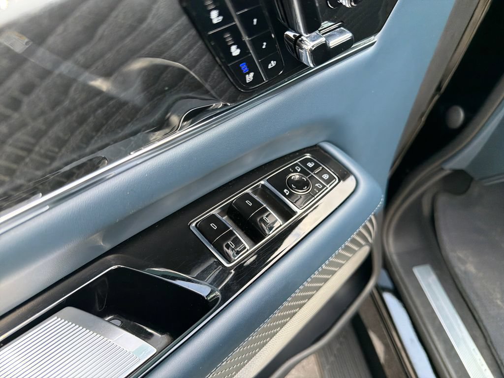 Used 2025 Cadillac Escalade IQ Sport 2 AWD/4WD image 19