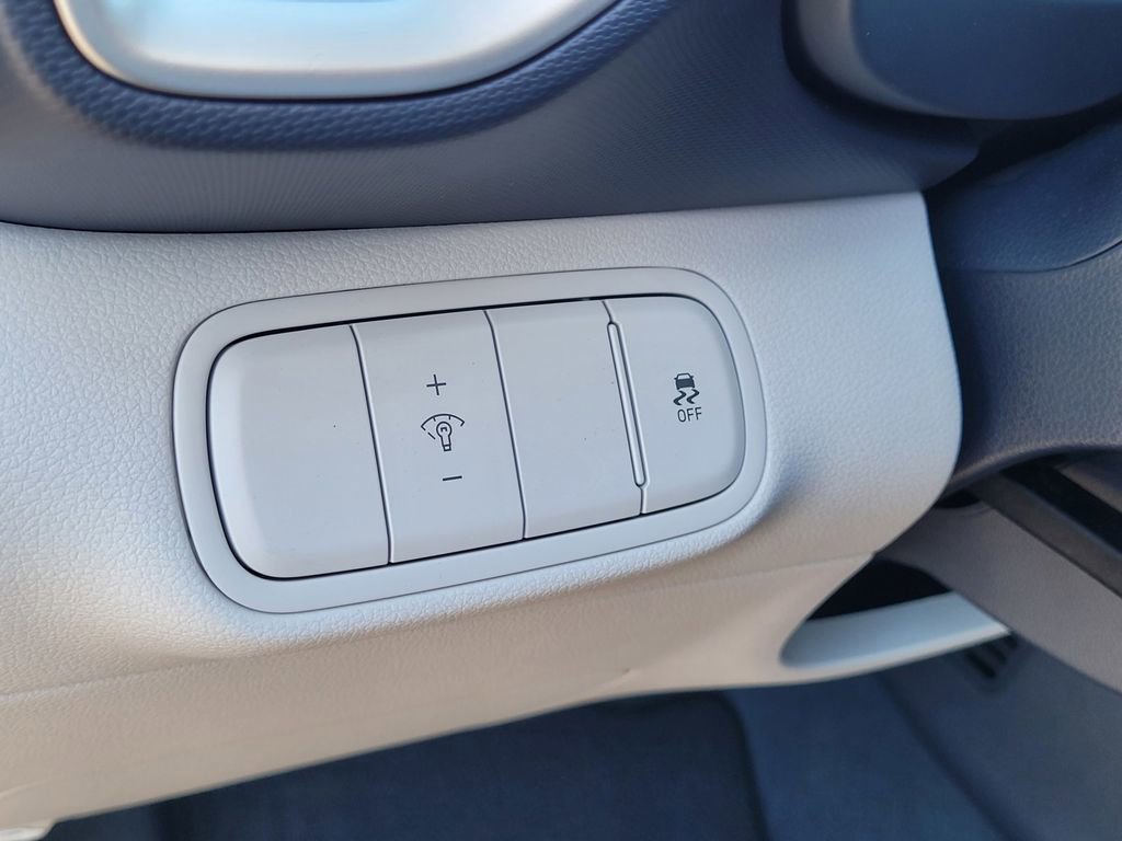 New 2025 Hyundai Venue Limited image 15