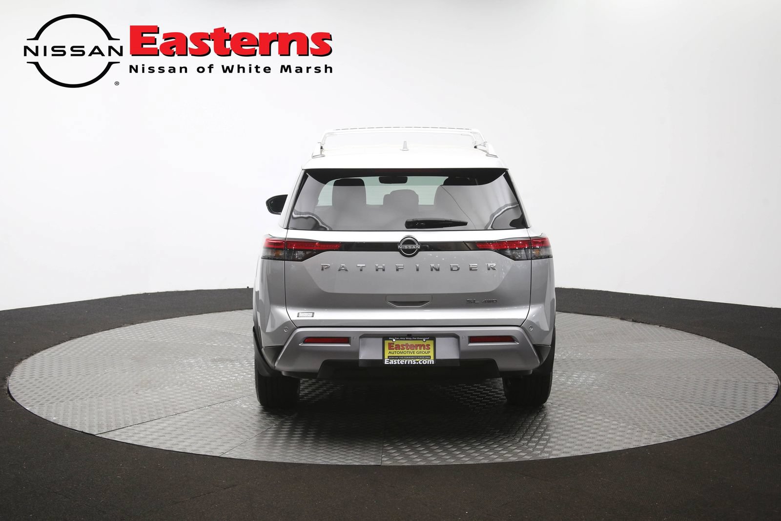 Used 2023 Nissan Pathfinder SL AWD/4WD image 37