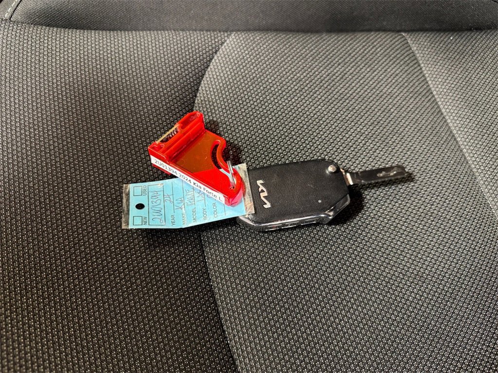 Certified 2024 Kia Forte LXS image 32