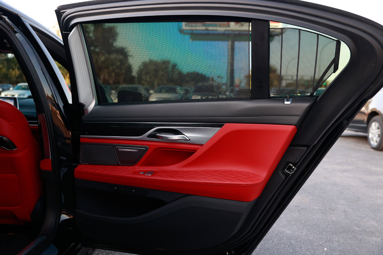 Used 2021 BMW 750i xDrive w/ Luxury Rear Seating Package image 26