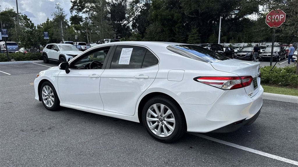 Used 2018 Toyota Camry LE image 13