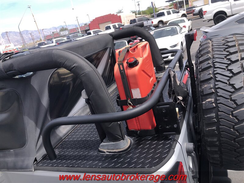 Used 2012 Jeep Wrangler Rubicon w/ Connectivity Group AWD/4WD image 21