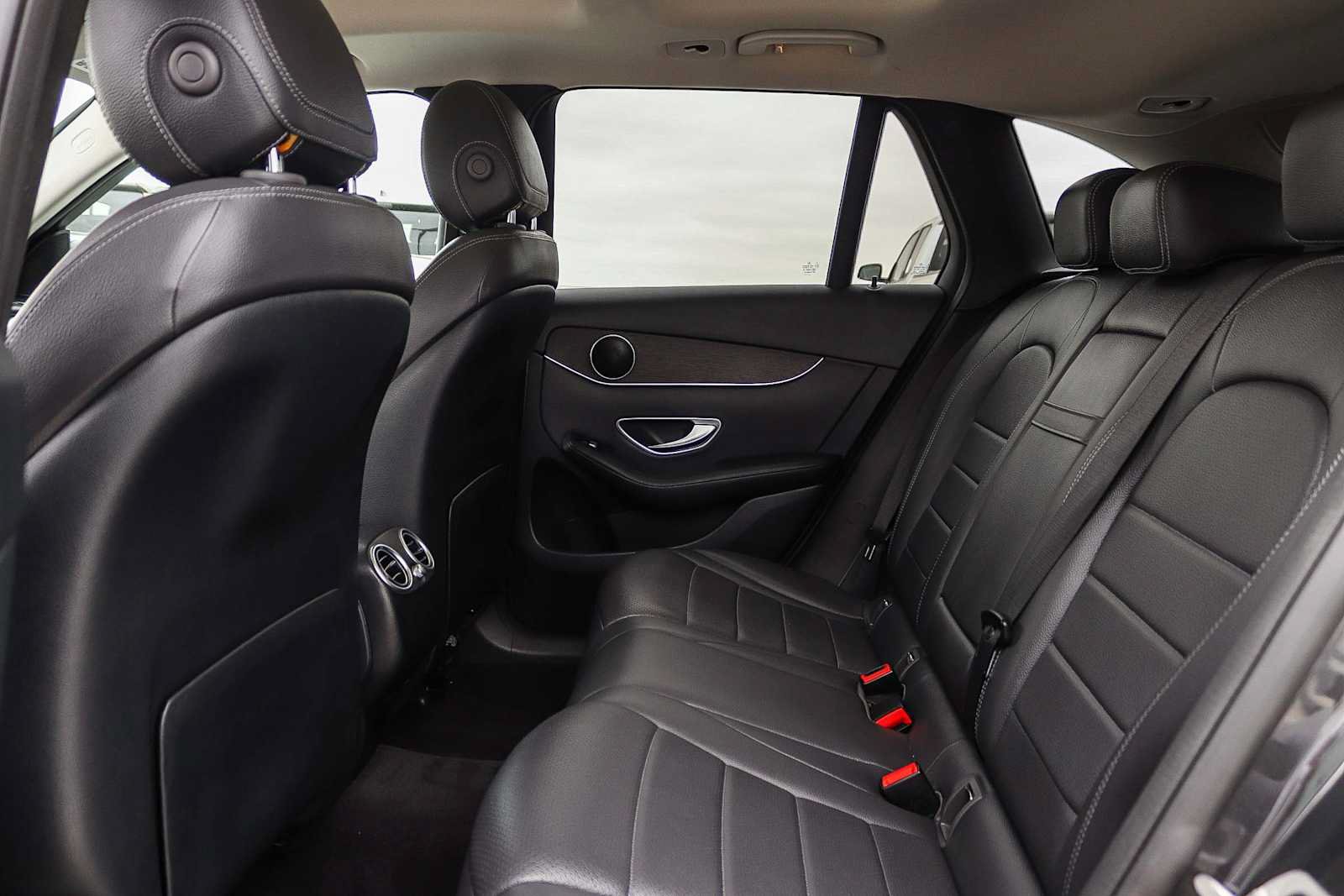 Used 2022 Mercedes-Benz GLC 300 image 18