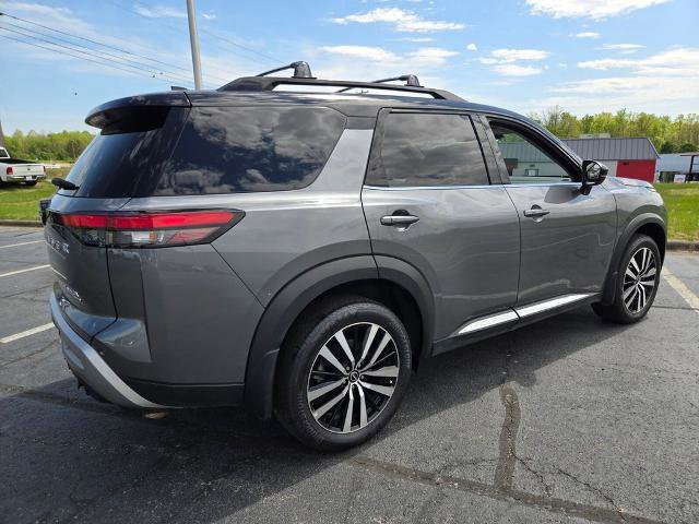 Certified 2025 Nissan Pathfinder Platinum w/ Cargo Package AWD/4WD image 5