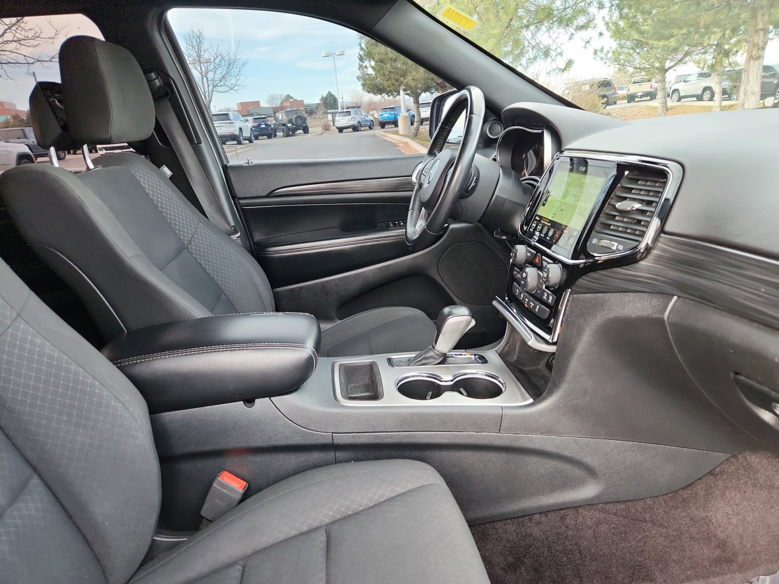 Used 2019 Jeep Grand Cherokee Laredo w/ 18" Wheel & 8.4" Radio Group image 19