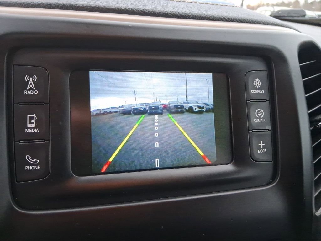 Used 2015 Jeep Cherokee Latitude w/ Cold Weather Group image 13