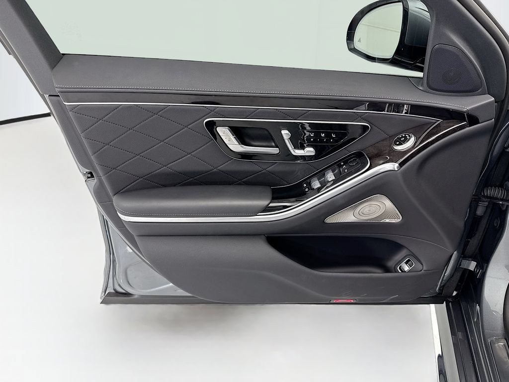 Certified 2025 Mercedes-Benz S 580 4MATIC Sedan image 23