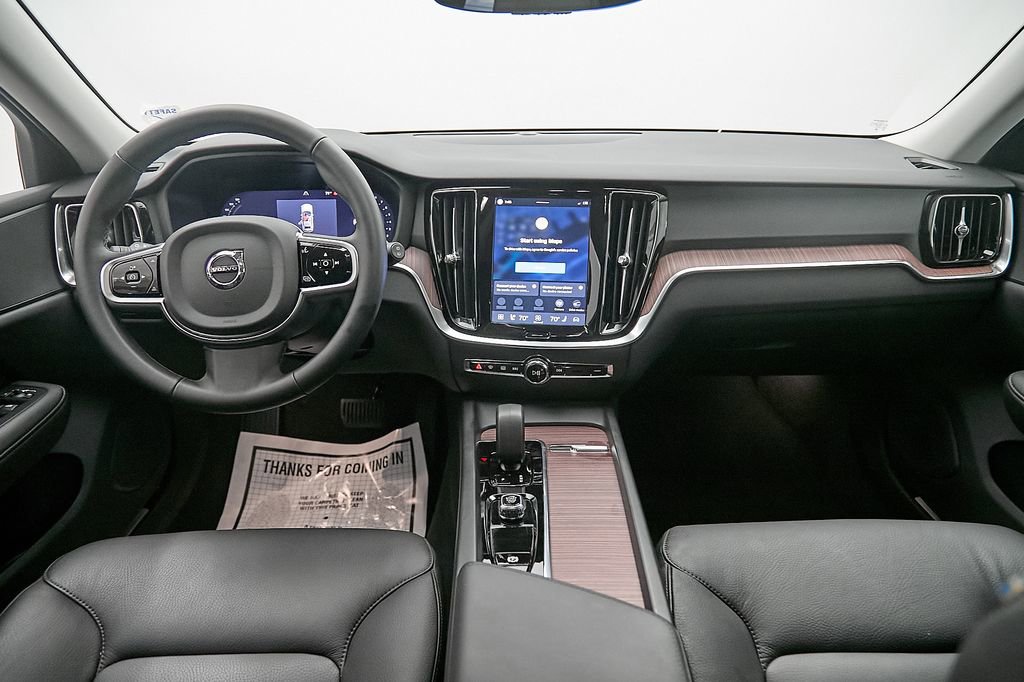 Certified 2025 Volvo V60 B5 Cross Country Plus AWD/4WD image 23