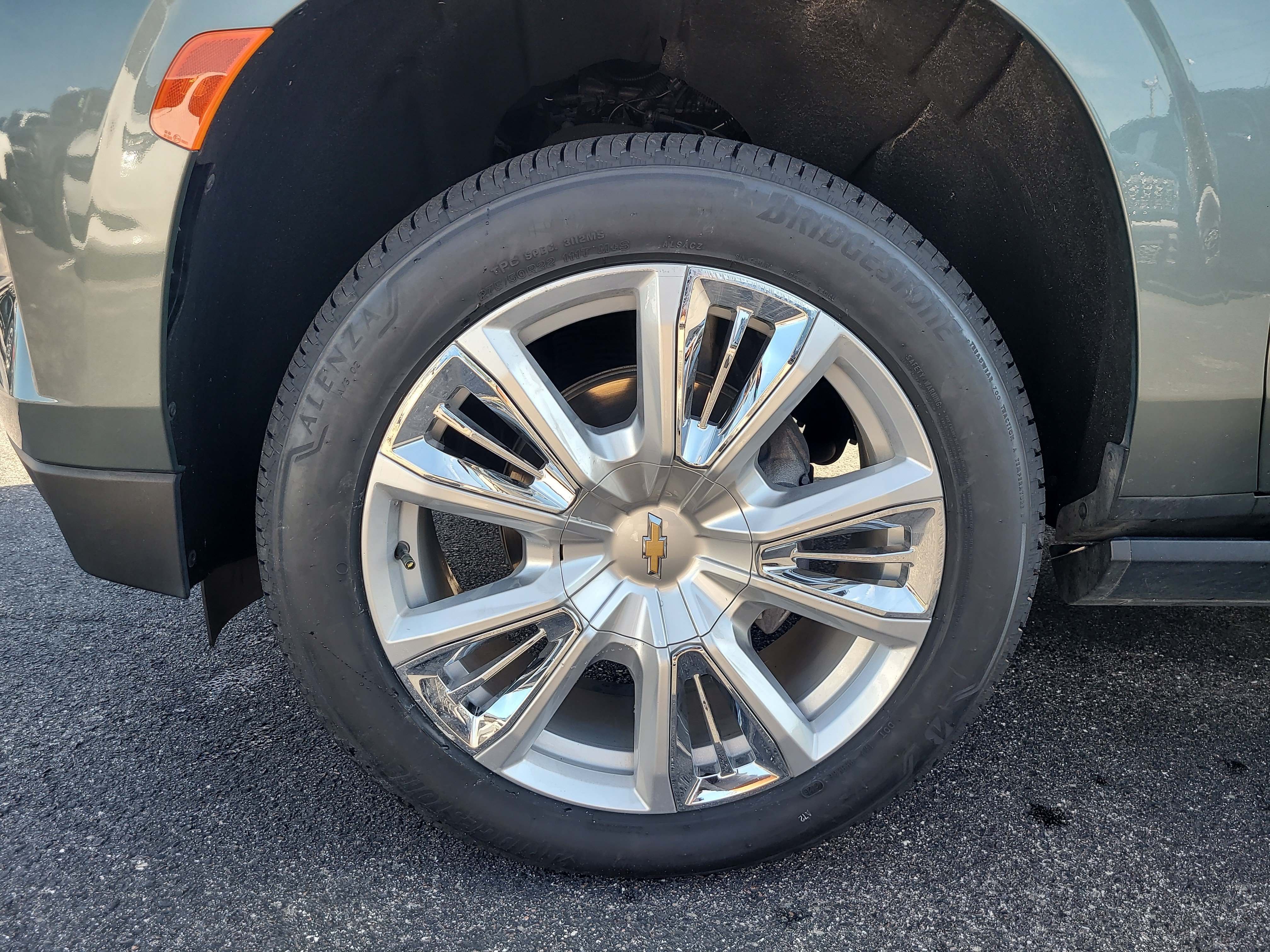 Used 2024 Chevrolet Suburban High Country AWD/4WD image 9