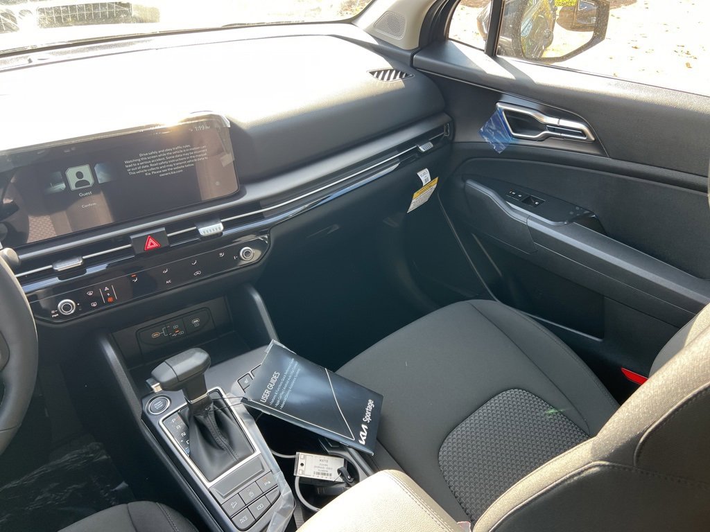 New 2026 Kia Sportage LX image 11