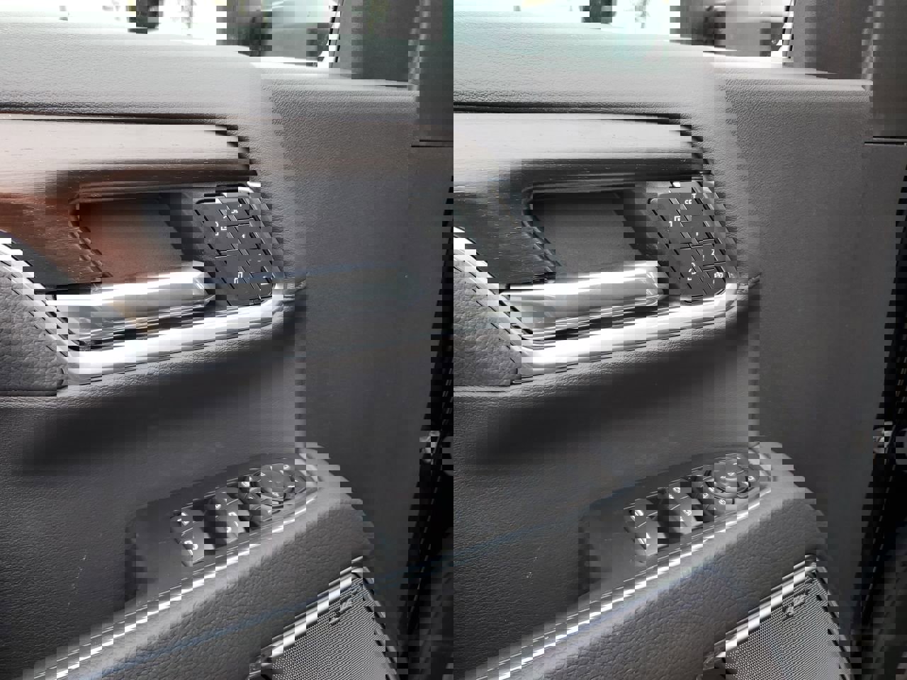 New 2025 GMC Sierra 3500 Denali w/ Denali Reserve Package image 60