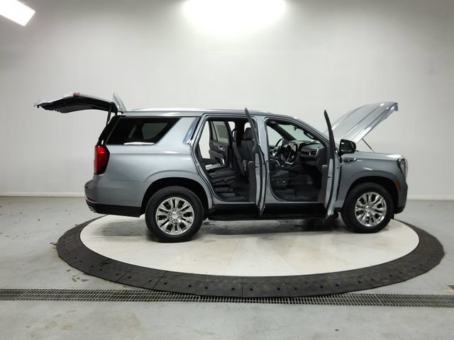 Used 2025 GMC Yukon Denali RWD image 17