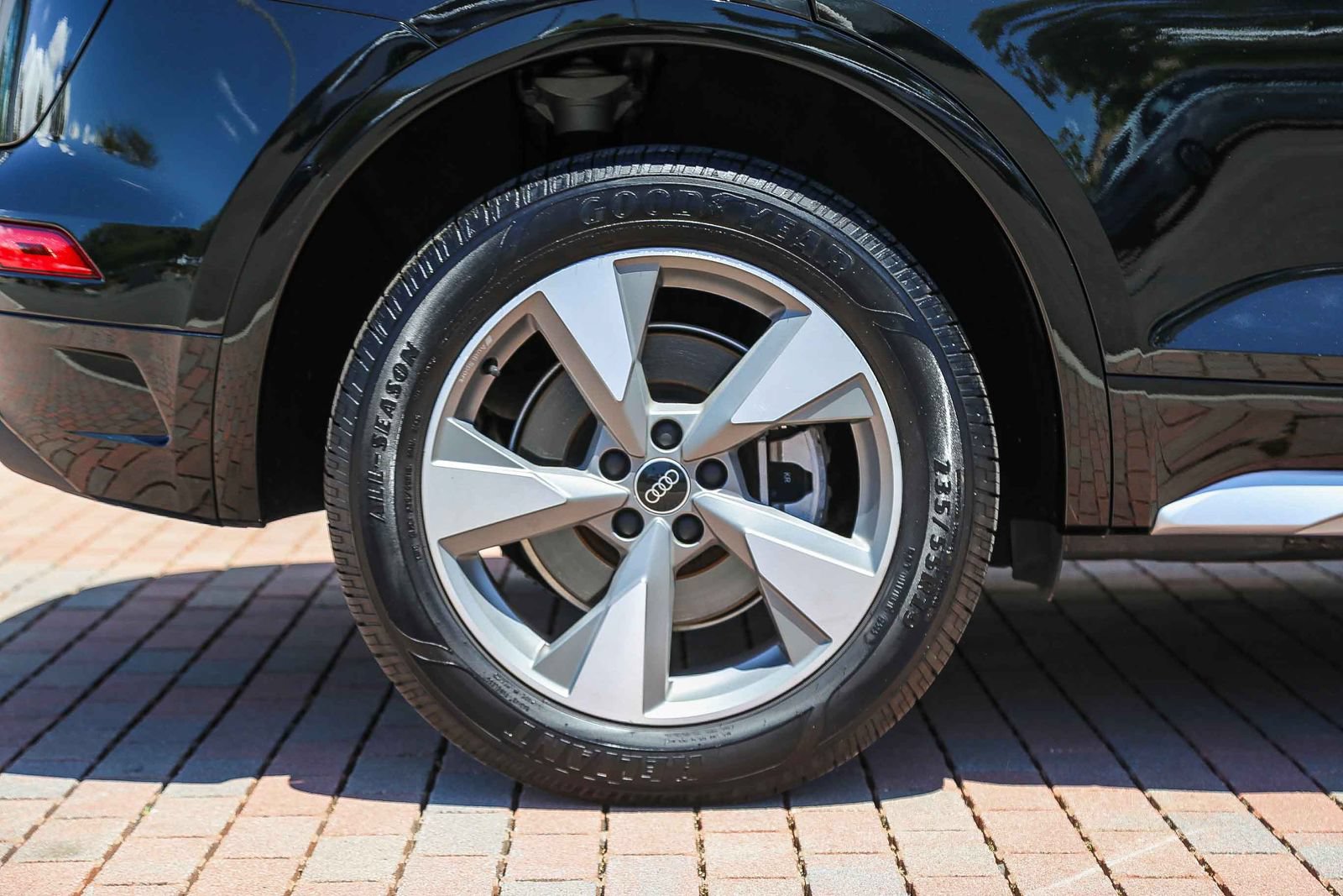 Certified 2023 Audi Q5 Premium w/ Convenience Package AWD/4WD image 10