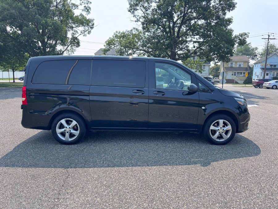 Used 2018 Mercedes-Benz Metris Passenger image 7