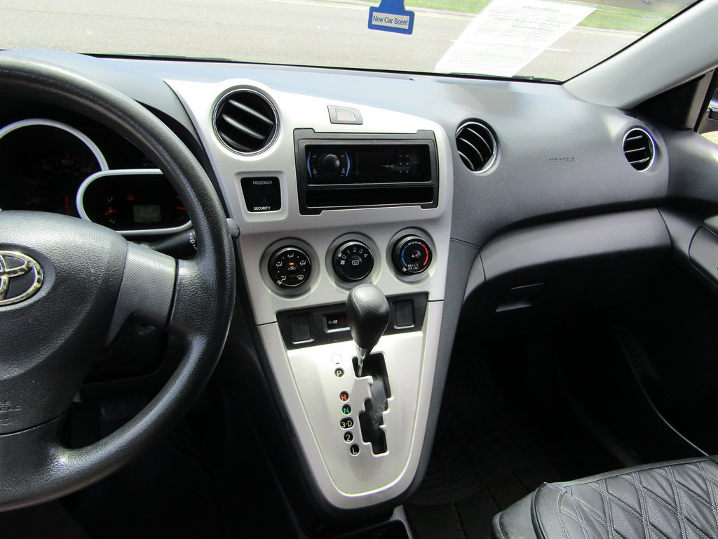 Used 2009 Toyota Matrix FWD image 12