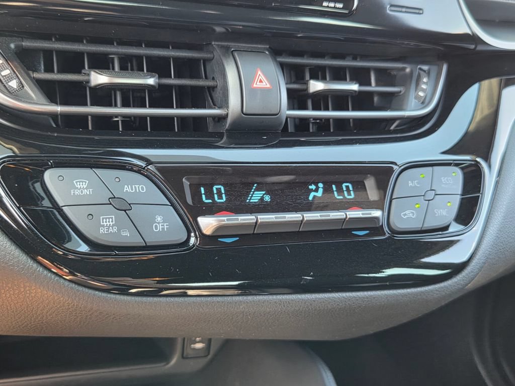 Used 2018 Toyota C-HR XLE FWD image 21