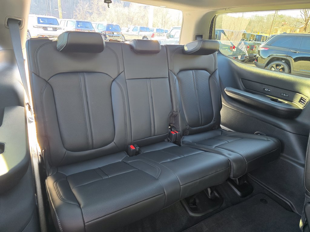 New 2026 Jeep Grand Wagoneer 4WD w/ Premium Group I image 14