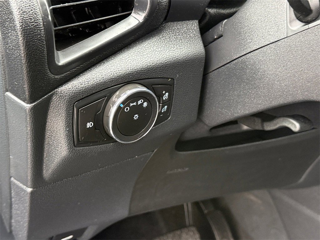 Used 2018 Ford EcoSport SE w/ SE Convenience Package image 17
