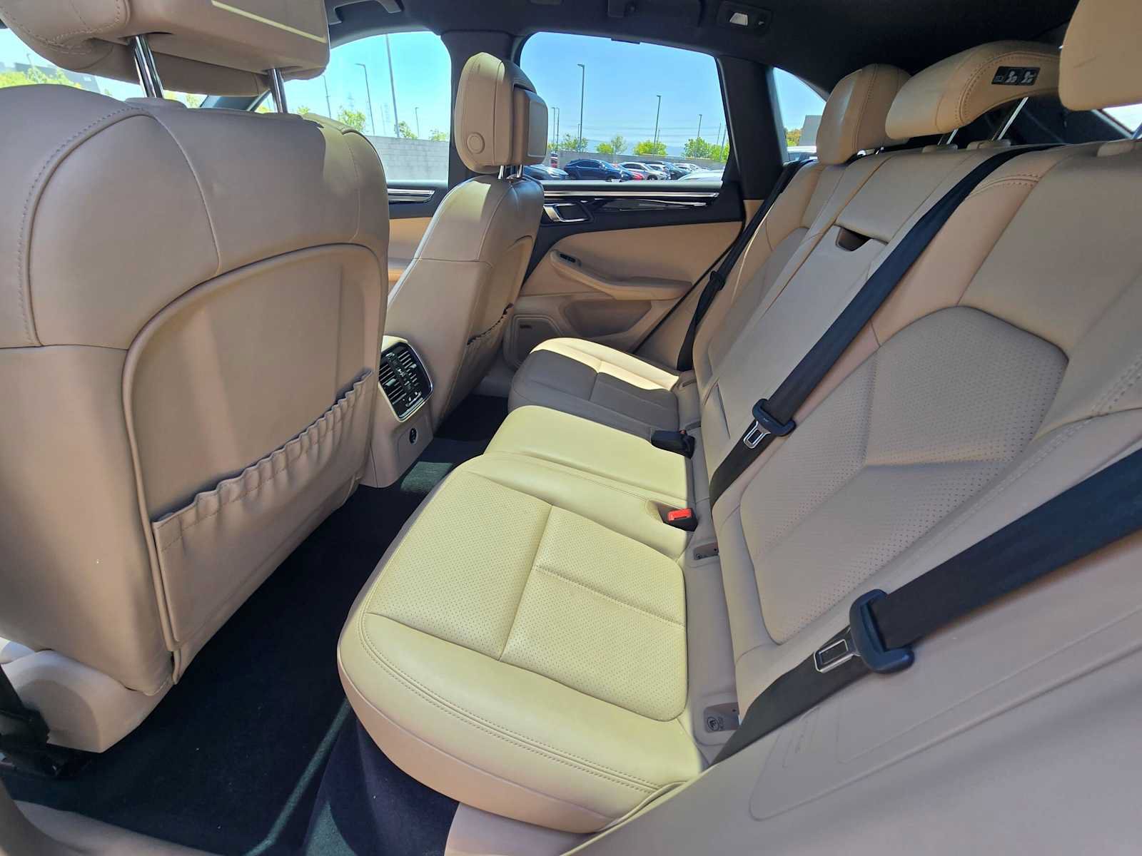 Used 2025 Porsche Macan Turbo AWD/4WD image 17