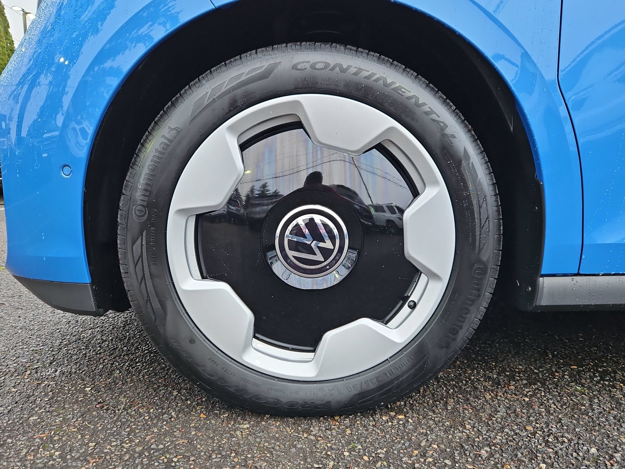 New 2025 Volkswagen ID. Buzz Pro S Plus AWD/4WD image 33