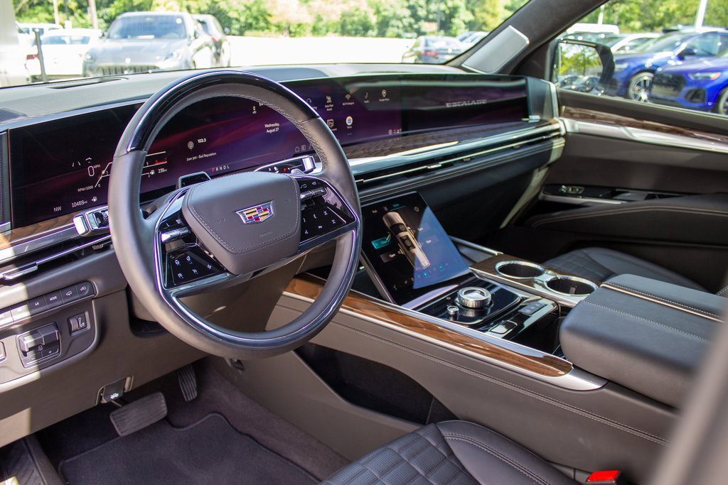 Used 2025 Cadillac Escalade ESV Sport Platinum image 10