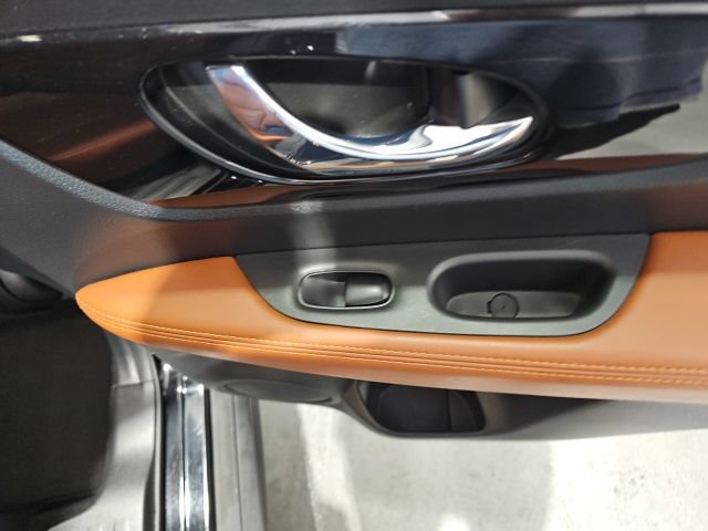 Used 2018 Nissan Rogue SL w/ Premium Package AWD/4WD image 27