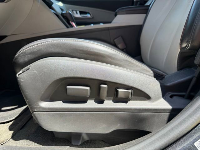 Used 2017 Chevrolet Equinox Premier w/ Enhanced Convenience Package AWD/4WD image 15