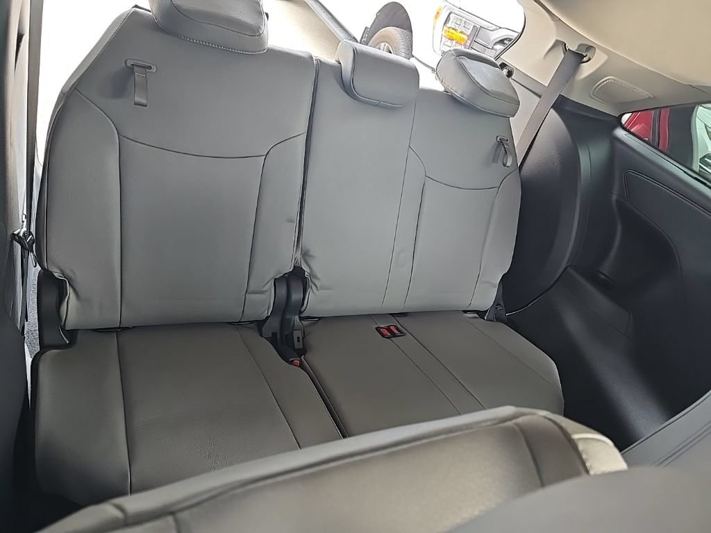 Used 2026 Toyota Sienna XLE AWD/4WD image 17