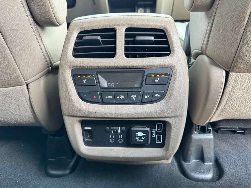 Used 2019 Honda Pilot Touring image 14
