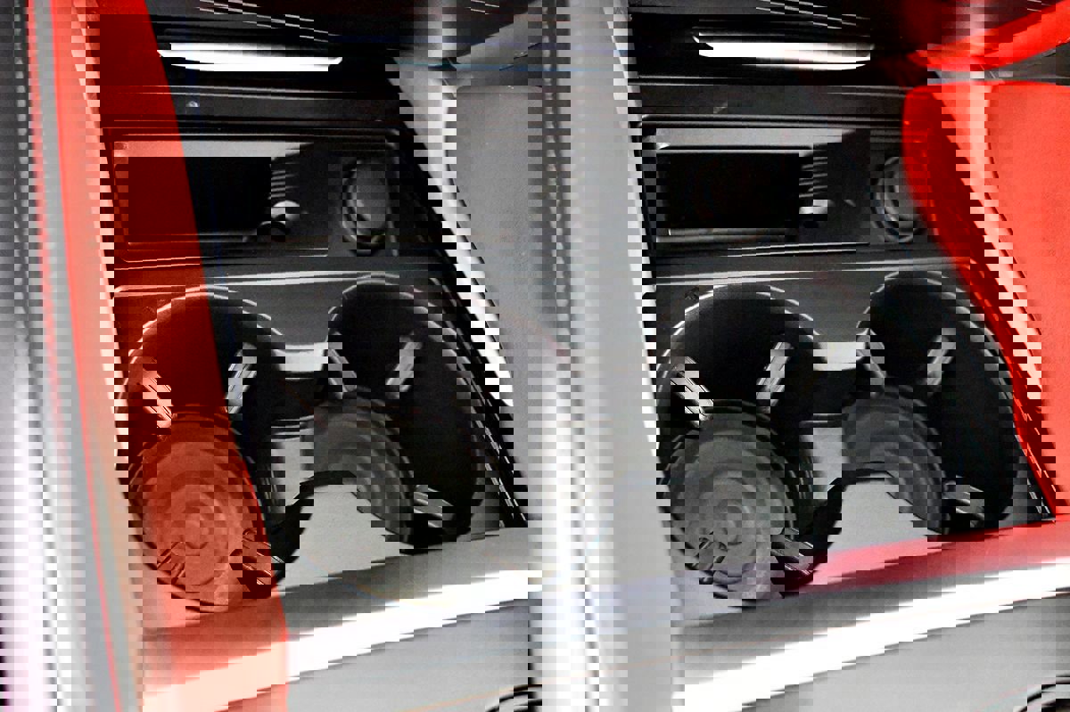 Used 2016 BMW X5 M image 38