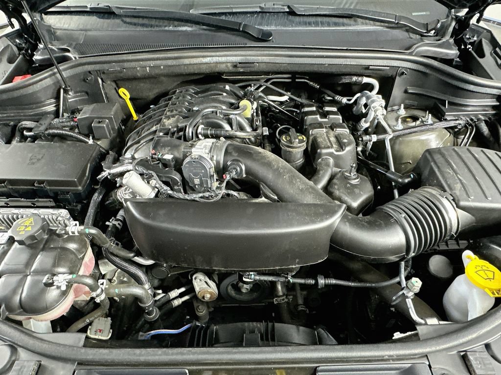 Used 2025 Dodge Durango GT RWD image 32