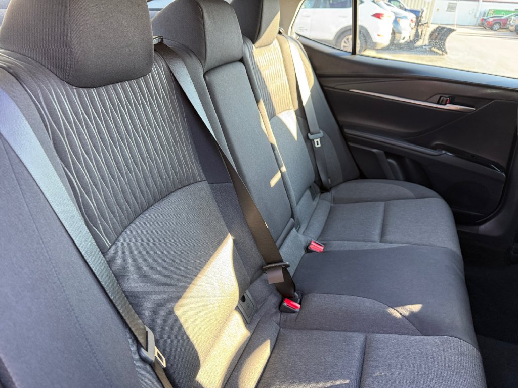 Used 2026 Toyota Camry LE AWD/4WD image 22