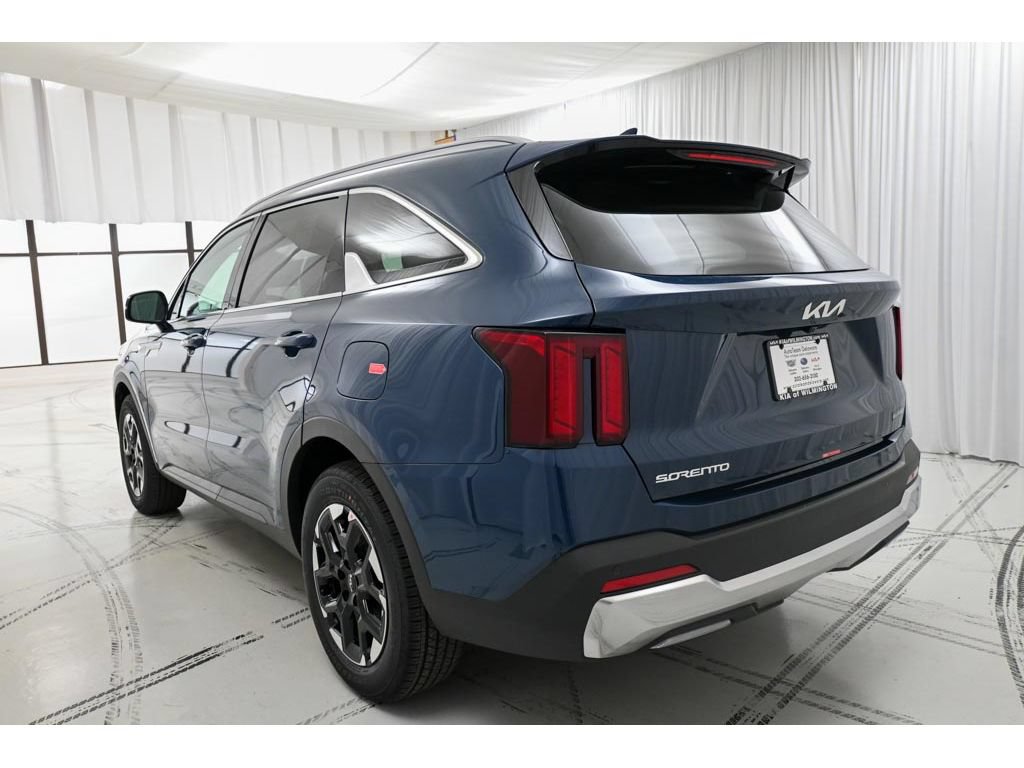 New 2026 Kia Sorento S w/ S Panoramic Sunroof Package FWD image 4