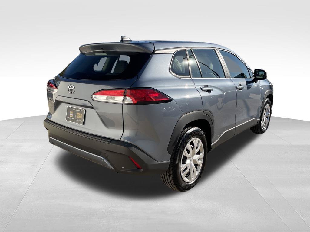 Used 2025 Toyota Corolla Cross L FWD image 5