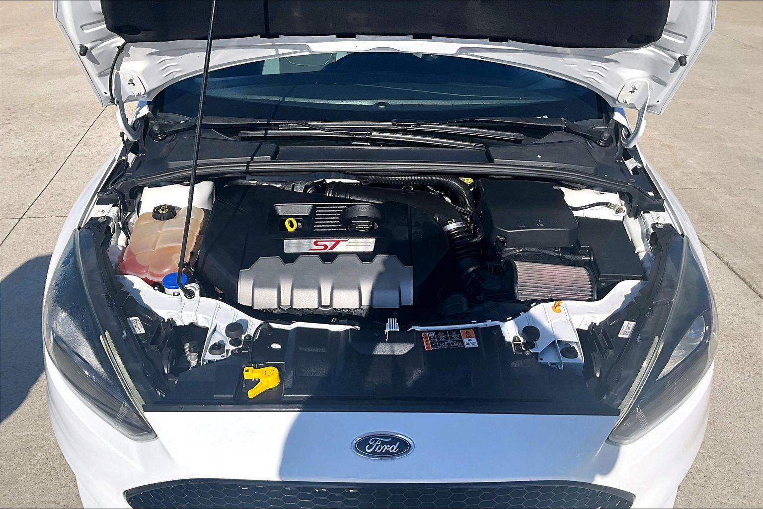 Used 2018 Ford Focus ST FWD image 11