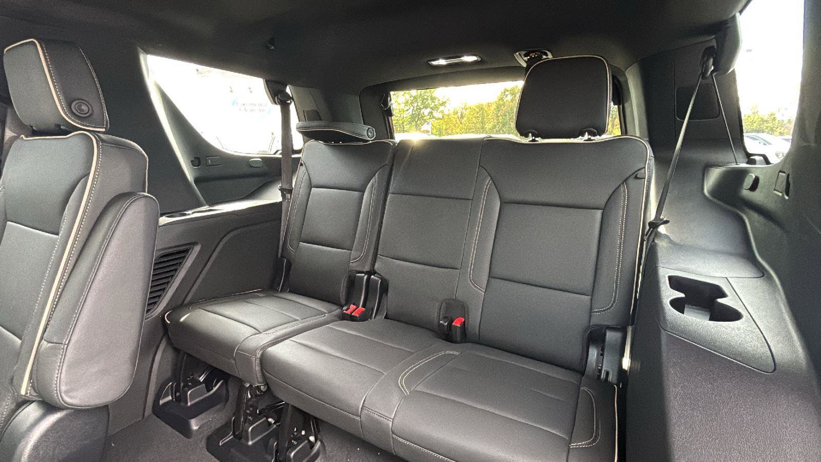 New 2026 GMC Yukon Elevation w/ LPO, Elevation Black Package image 32