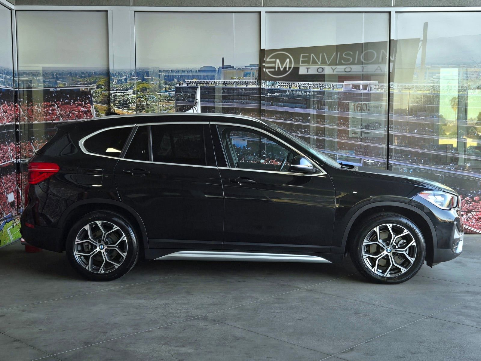 Used 2021 BMW X1 xDrive28i w/ Convenience Package image 3