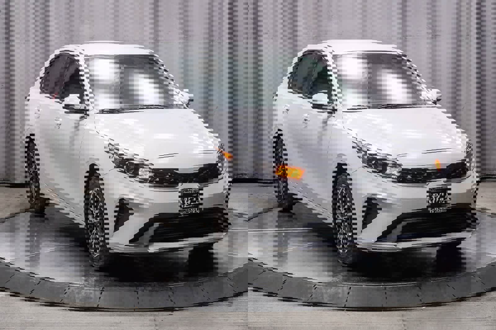 Used 2023 Kia Forte LXS w/ LXS Technology Package image 5