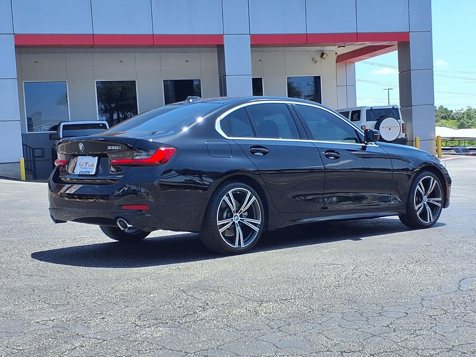 Used 2024 BMW 330i Sedan w/ Convenience Package RWD image 6
