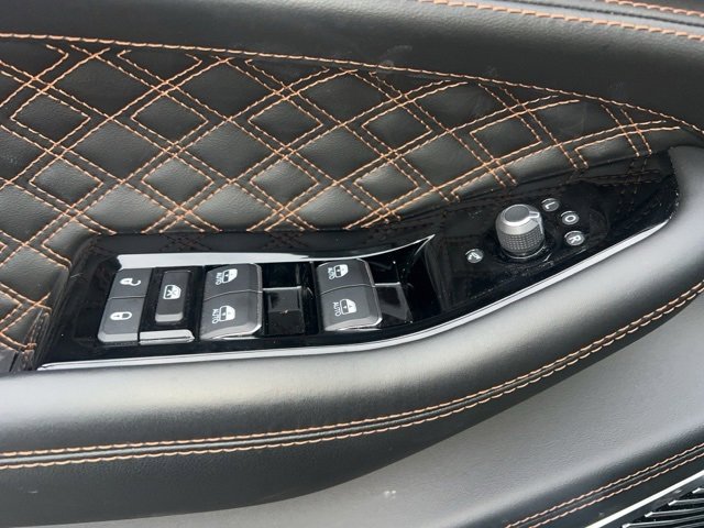 Used 2024 Jeep Grand Cherokee L Summit image 12