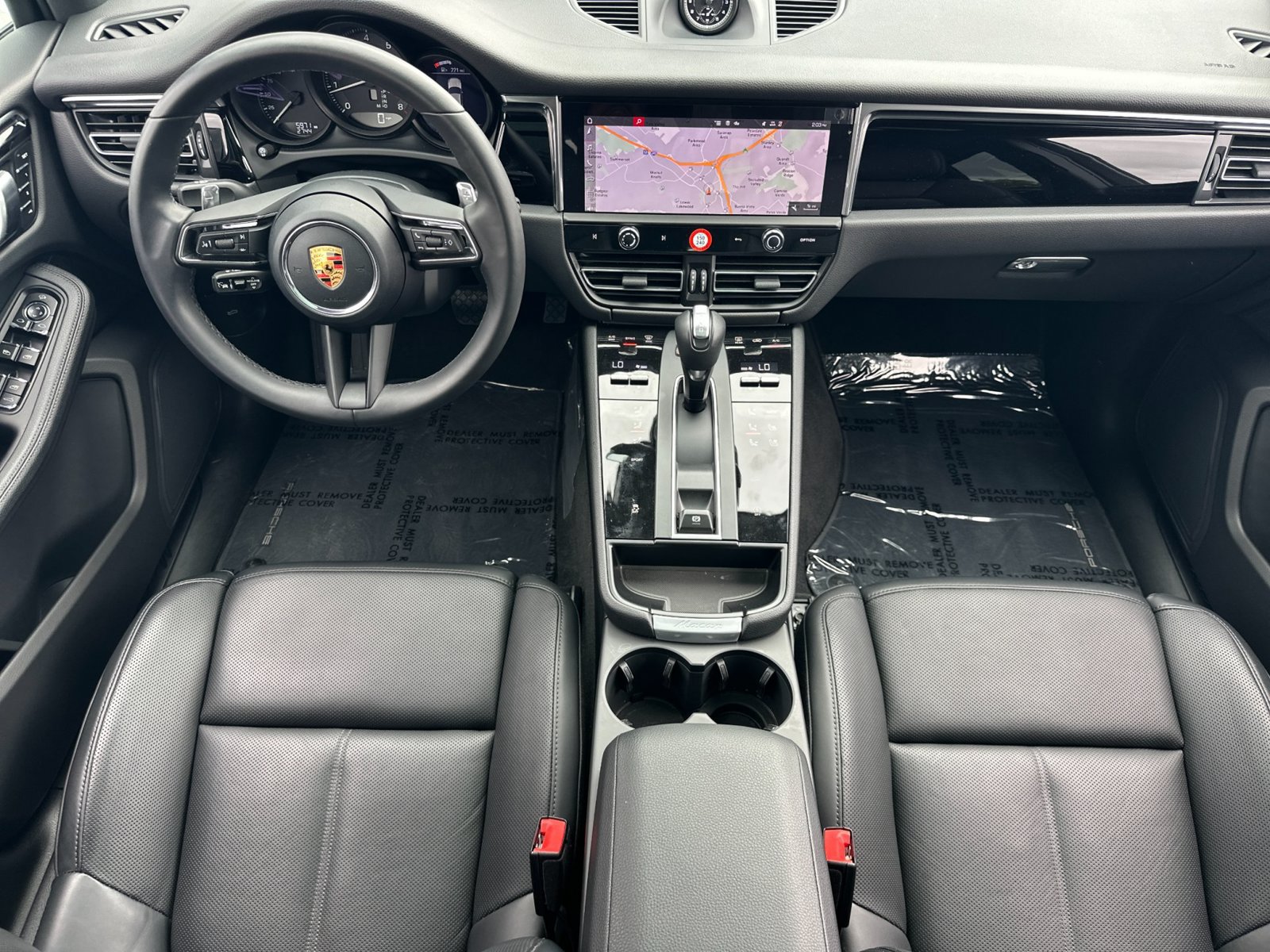Certified 2026 Porsche Macan AWD/4WD image 7