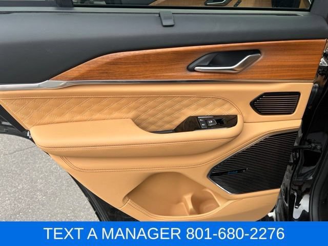 Used 2022 Jeep Grand Cherokee Summit AWD/4WD image 30