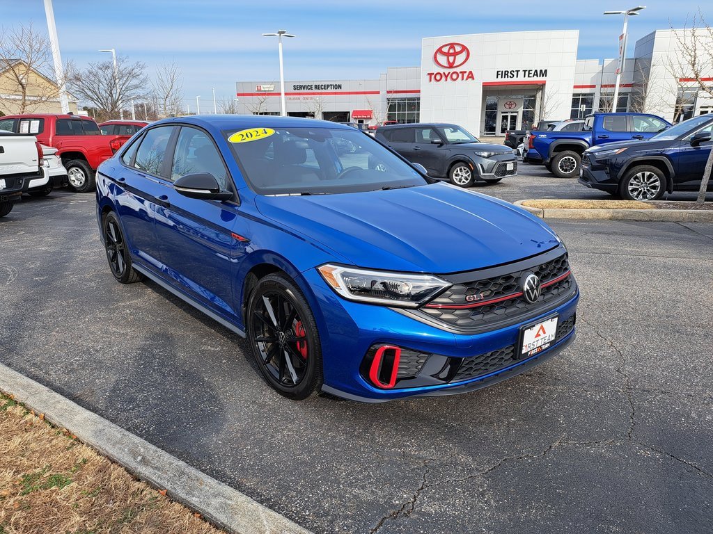 Used 2024 Volkswagen Jetta GLI 40th Anniversary Edition image 4