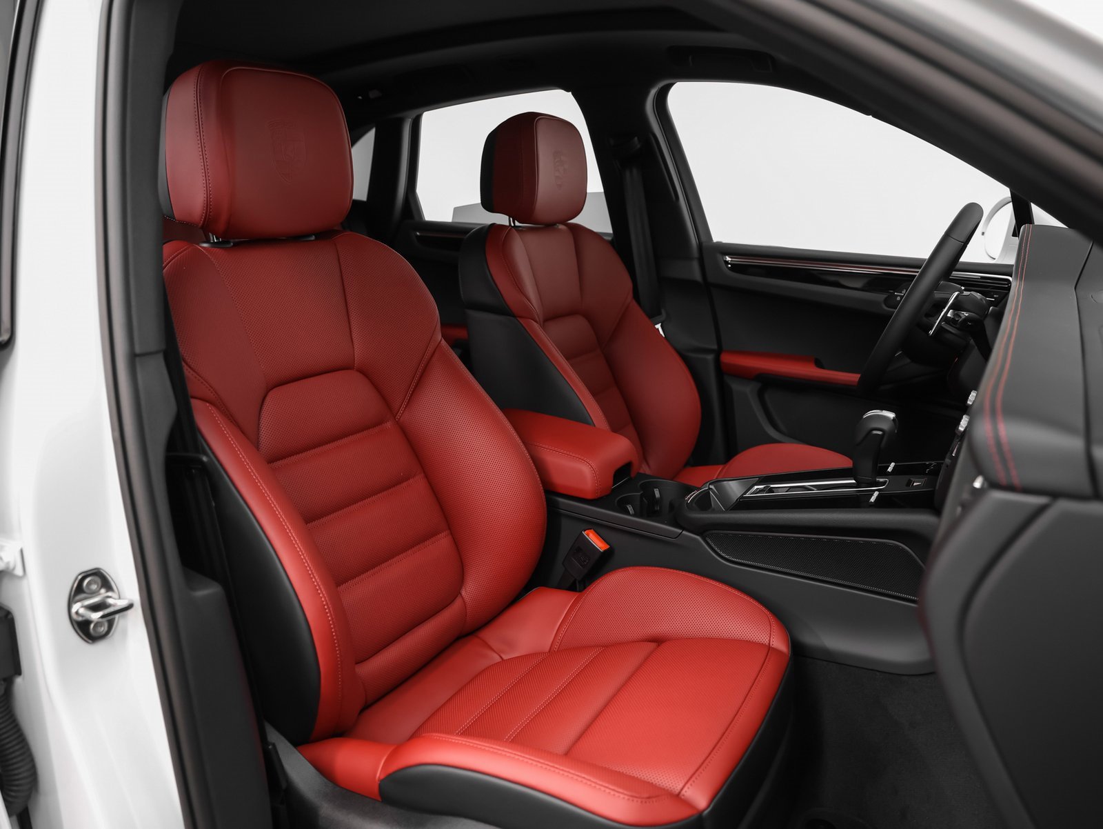 Used 2025 Porsche Macan image 21