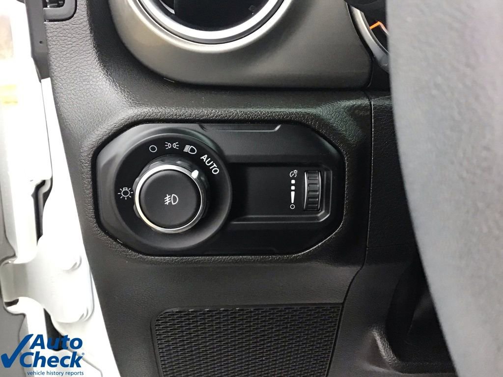 Used 2023 Jeep Wrangler Sahara w/ Cold Weather Group image 31