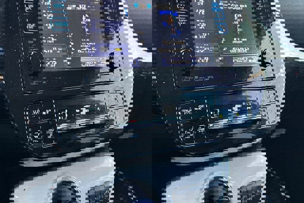 Used 2019 Toyota Prius Prime Plus image 18