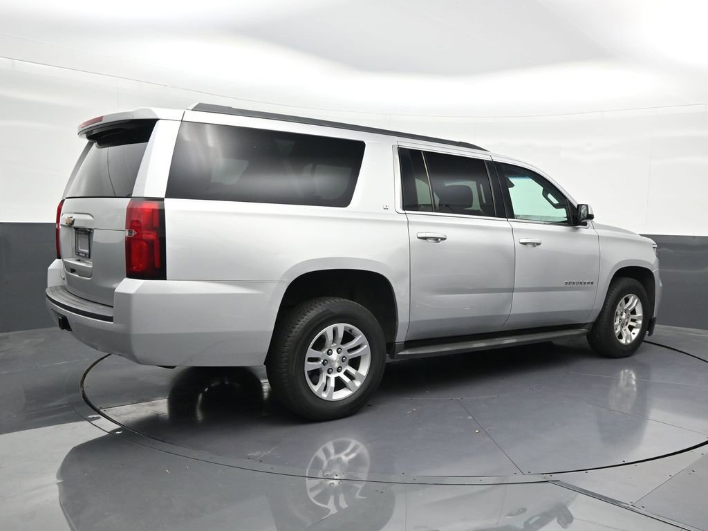 Used 2016 Chevrolet Suburban LT RWD image 5