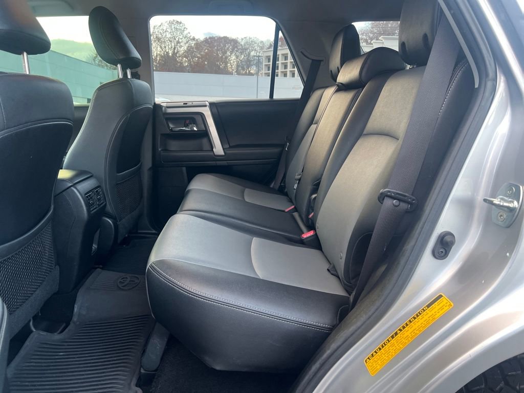 Used 2020 Toyota 4Runner SR5 Premium image 30