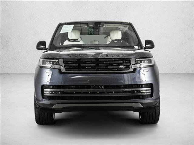Used 2025 Land Rover Range Rover SE AWD/4WD image 2